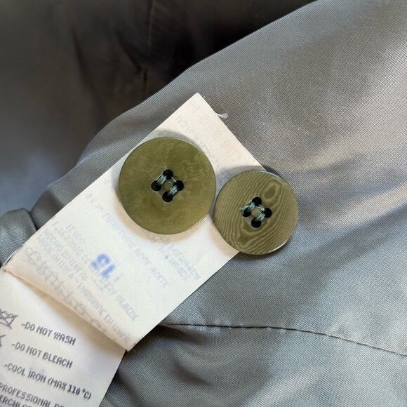 Giorgio Armani cropped belted jacket - Picture 10 of 11